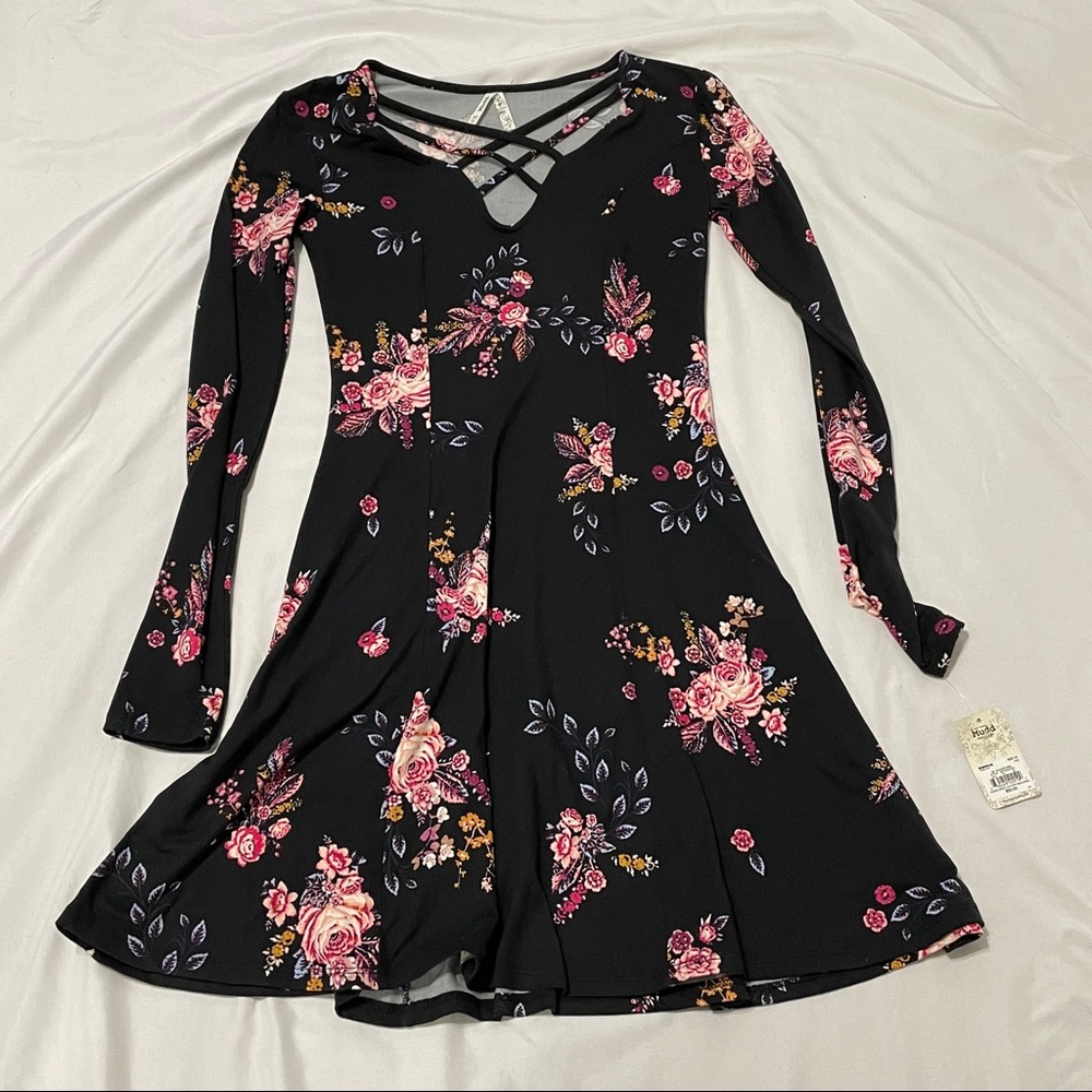 Form sitting A line Dress